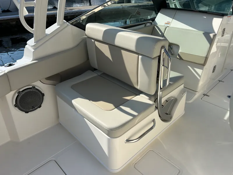 Slide: The Image of Boston Whaler 240 Vantage 2027 - 13