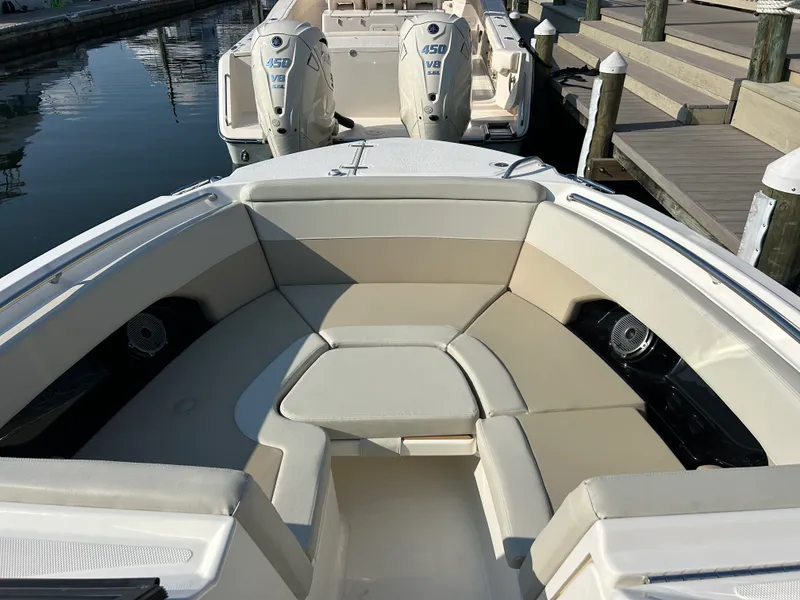 Slide: The Image of Boston Whaler 240 Vantage 2027 - 22