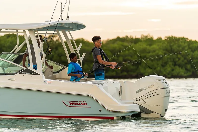 Slide: The Image of Boston Whaler 240 Vantage 2027 - 60