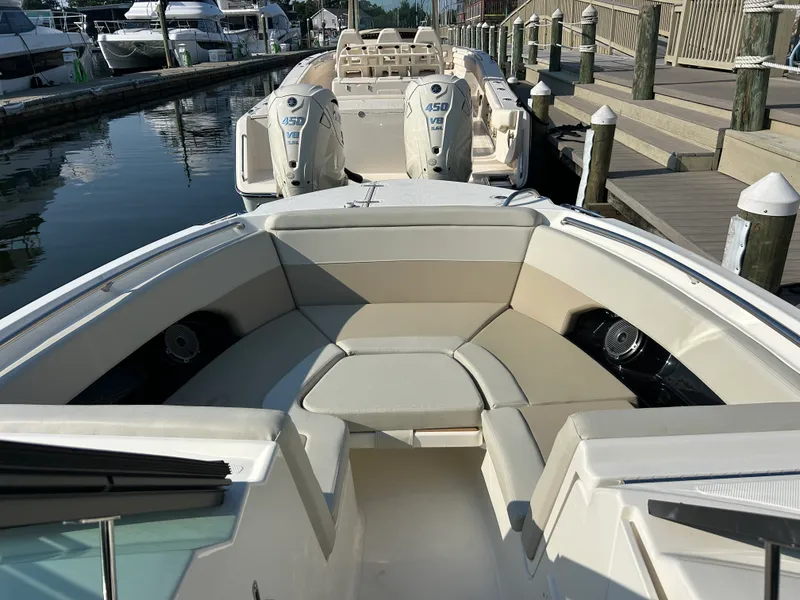 Slide: The Image of Boston Whaler 240 Vantage 2027 - 21