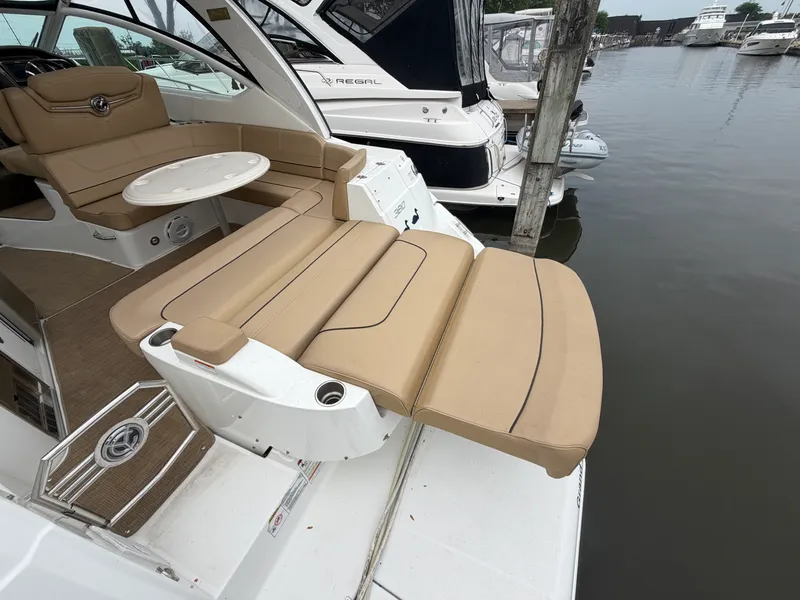 Slide: The Image of Cruisers 380 EXPRESS 2014 - 24