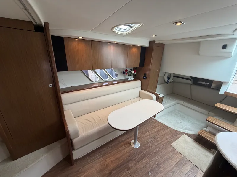 Slide: The Image of Cruisers 380 EXPRESS 2014 - 33