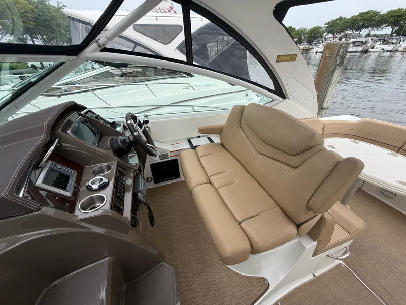 Slide: The Image of Cruisers 380 EXPRESS 2014 - 11