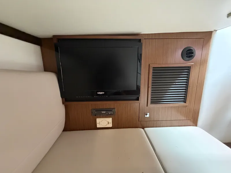 Slide: The Image of Cruisers 380 EXPRESS 2014 - 35