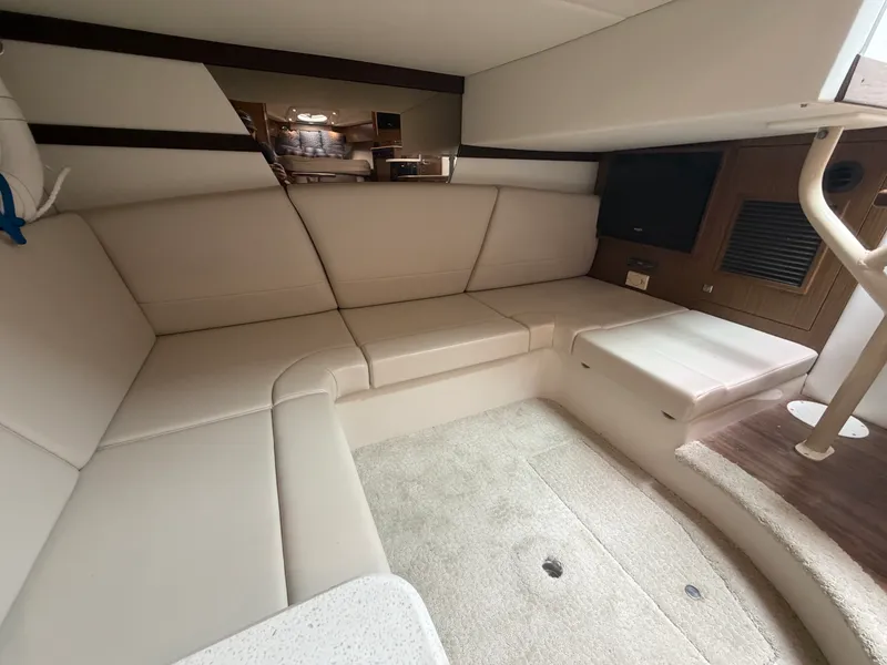 Slide: The Image of Cruisers 380 EXPRESS 2014 - 34