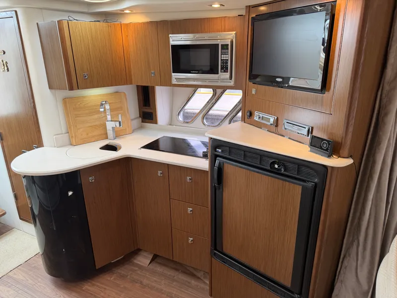 Slide: The Image of Cruisers 380 EXPRESS 2014 - 37