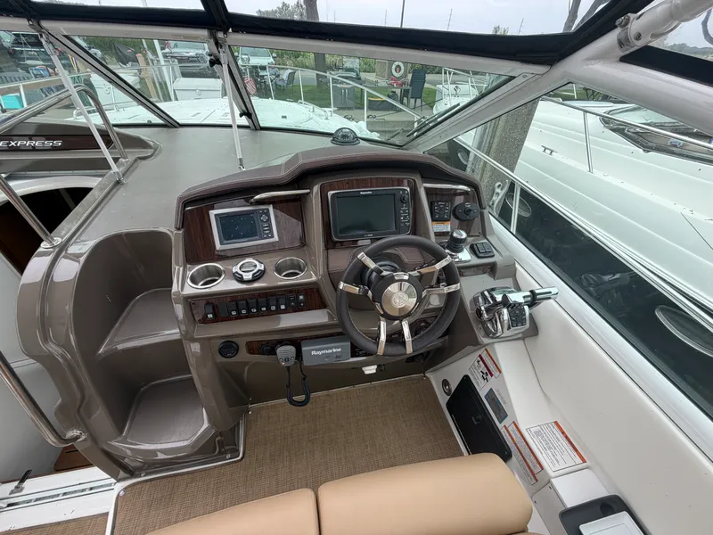 Slide: The Image of Cruisers 380 EXPRESS 2014 - 12