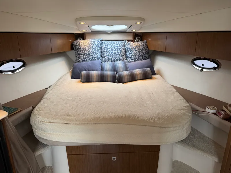 Slide: The Image of Cruisers 380 EXPRESS 2014 - 31