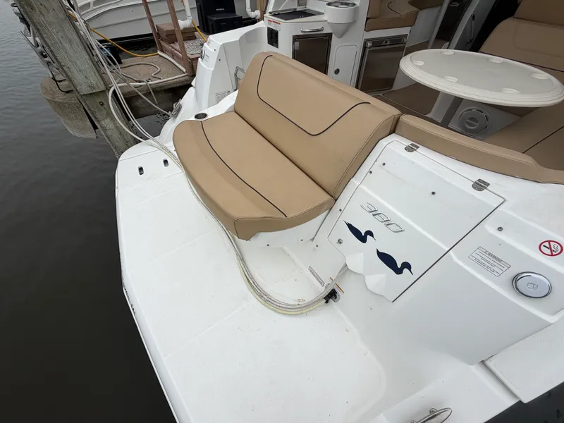 Slide: The Image of Cruisers 380 EXPRESS 2014 - 25