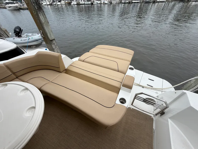 Slide: The Image of Cruisers 380 EXPRESS 2014 - 23