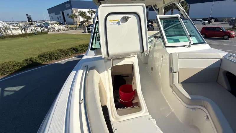 Slide: The Image of Boston Whaler 280 Vantage 2027 - 14