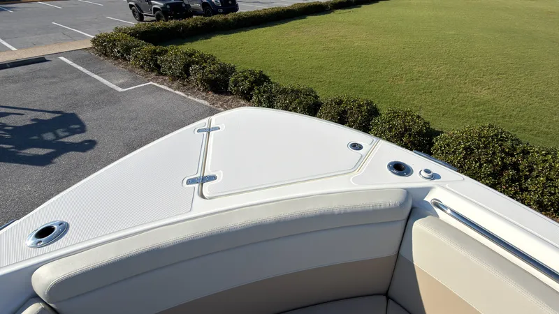 Slide: The Image of Boston Whaler 280 Vantage 2027 - 8
