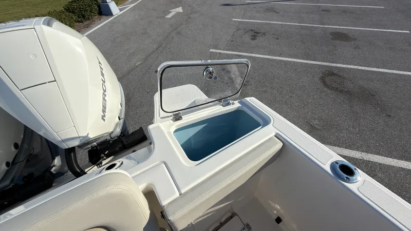 Slide: The Image of Boston Whaler 280 Vantage 2027 - 33