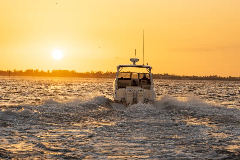 Slide: The Image of Boston Whaler 280 Vantage 2027 - 25