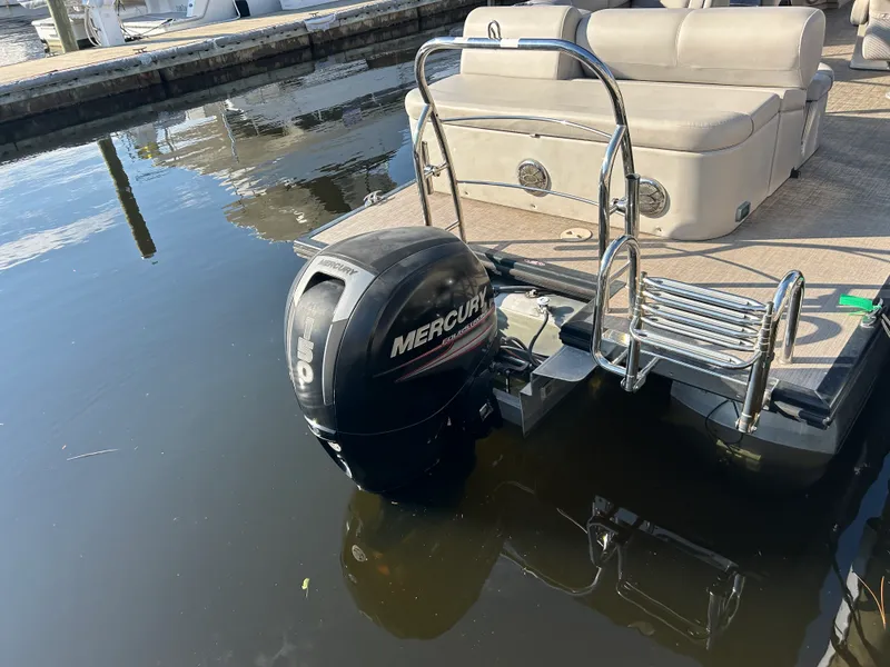 Slide: The Image of Harris Sunliner 220 2018 - 7