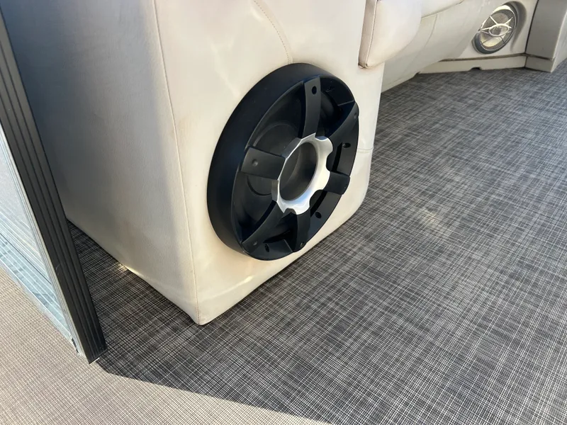 Slide: The Image of Harris Sunliner 220 2018 - 11