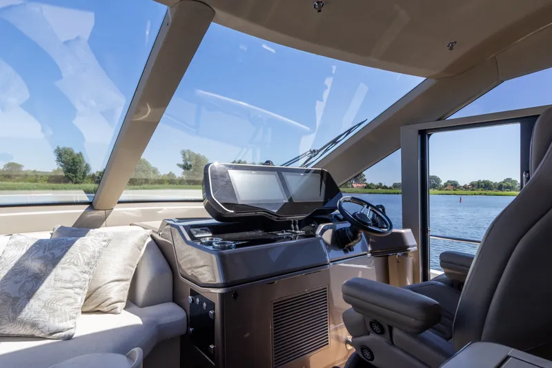 Slide: The Image of Galeon 620 FLY 2027 - 46