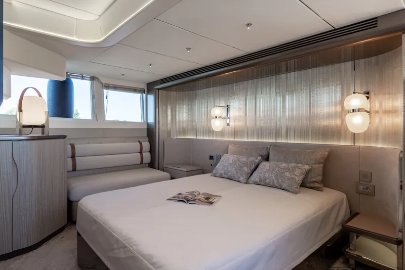 Slide: The Image of Galeon 620 FLY 2027 - 36