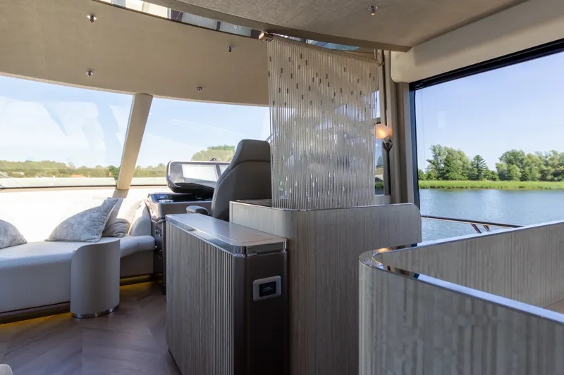 Slide: The Image of Galeon 620 FLY 2027 - 45