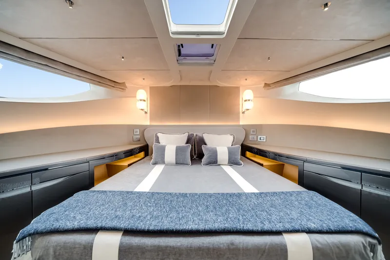 Slide: The Image of Galeon 620 FLY 2027 - 30