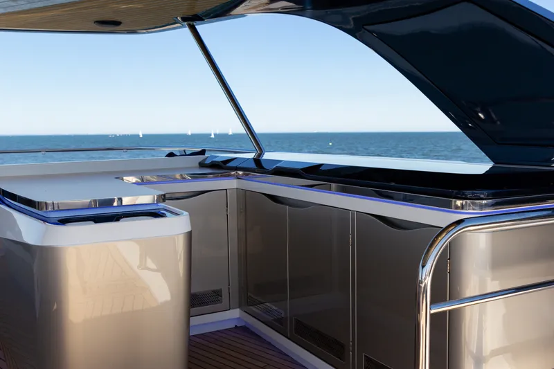 Slide: The Image of Galeon 620 FLY 2027 - 21