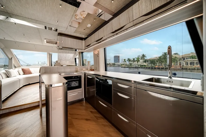 Slide: The Image of Galeon 620 FLY 2027 - 47