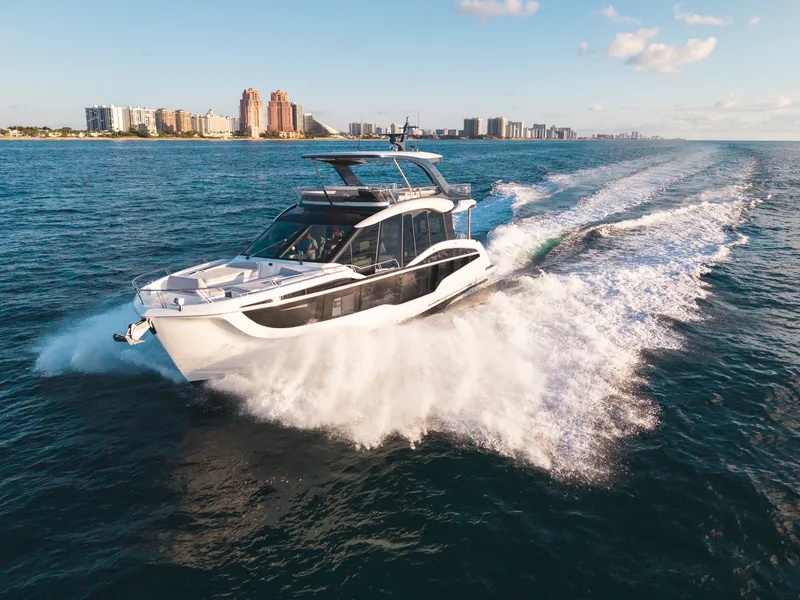 Slide: The Image of Galeon 620 FLY 2027 - 4