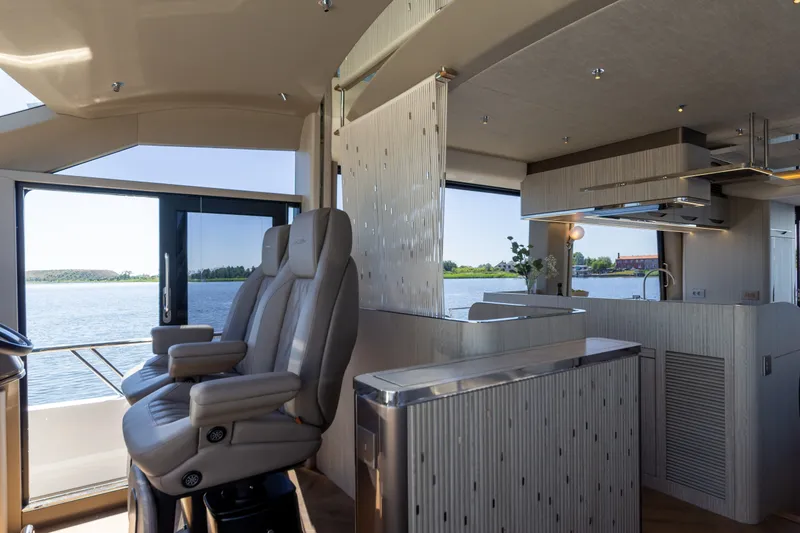 Slide: The Image of Galeon 620 FLY 2027 - 47