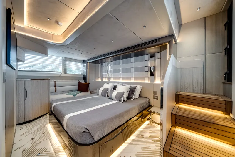 Slide: The Image of Galeon 620 FLY 2027 - 35