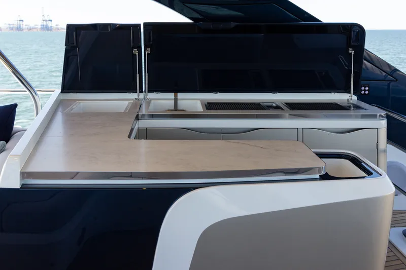 Slide: The Image of Galeon 620 FLY 2027 - 31