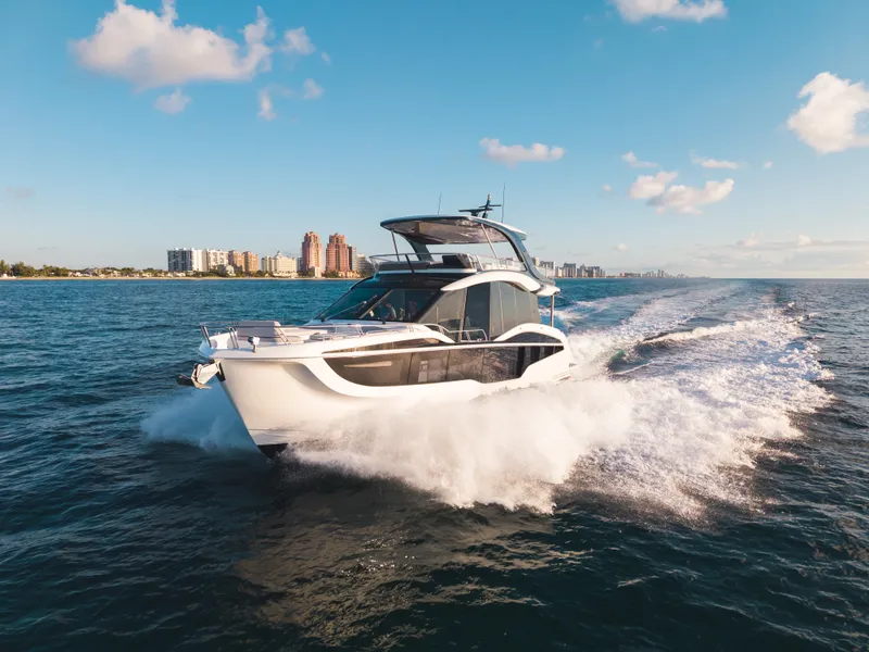 Slide: The Image of Galeon 620 FLY 2027 - 9