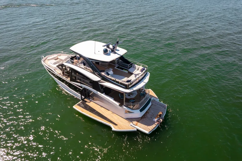 Slide: The Image of Galeon 620 FLY 2027 - 14