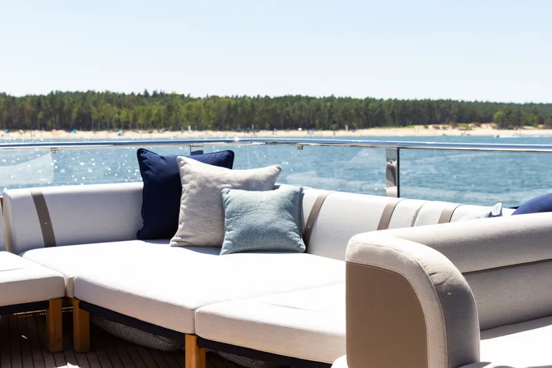 Slide: The Image of Galeon 620 FLY 2027 - 18