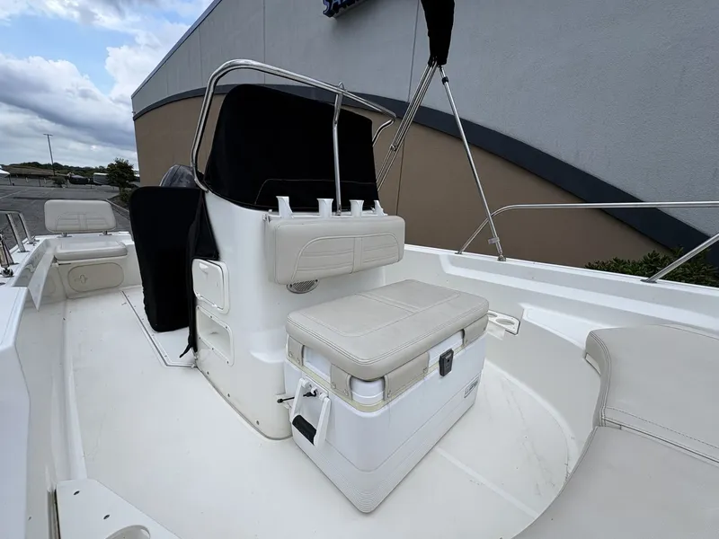 Slide: The Image of Boston Whaler 170 MONTAUK 2021 - 2