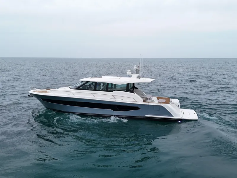 The Image of Tiara EX60 2027 - 0