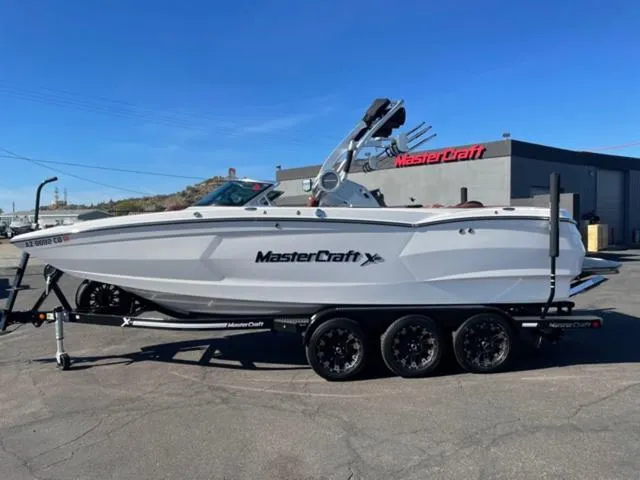 Slide: The Image of MasterCraft XStar 2021 - 1