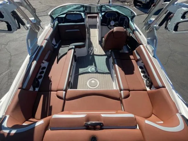 Slide: The Image of MasterCraft XStar 2021 - 10