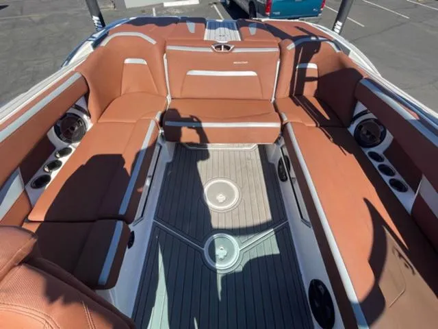 Slide: The Image of MasterCraft XStar 2021 - 14