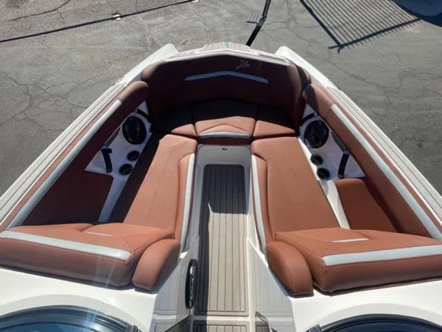 Slide: The Image of MasterCraft XStar 2021 - 16