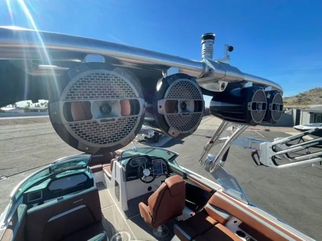 Slide: The Image of MasterCraft XStar 2021 - 19