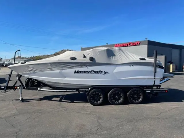 Slide: The Image of MasterCraft XStar 2021 - 20
