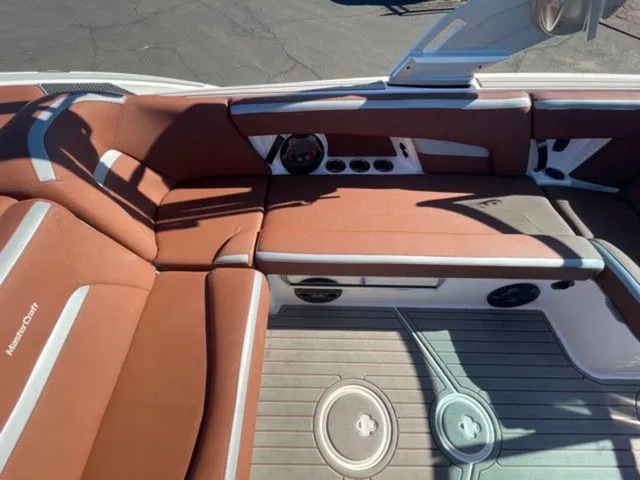 Slide: The Image of MasterCraft XStar 2021 - 21