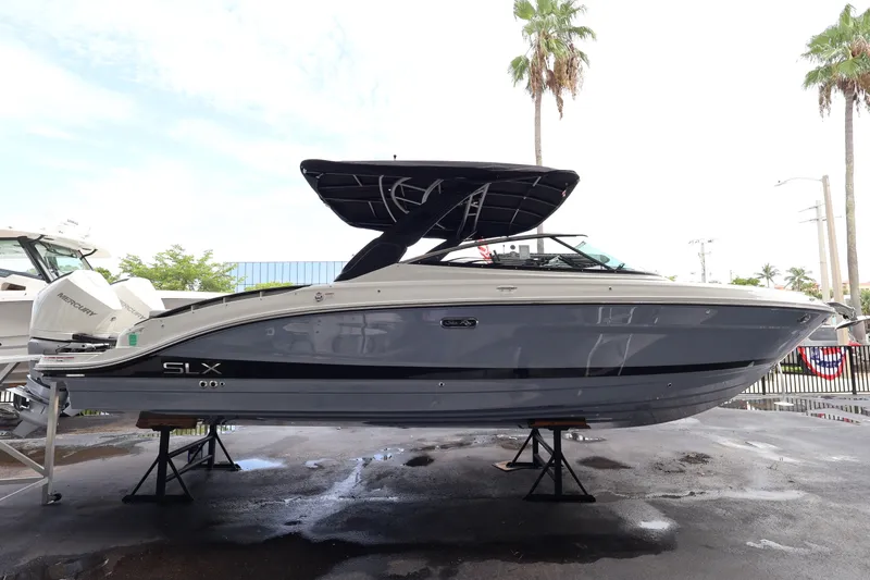 Slide: The Image of Sea Ray SLX 280 Outboard 2027 - 2