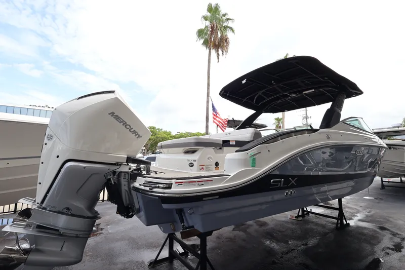 Slide: The Image of Sea Ray SLX 280 Outboard 2027 - 3