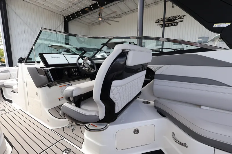 Slide: The Image of Sea Ray SLX 280 Outboard 2027 - 14