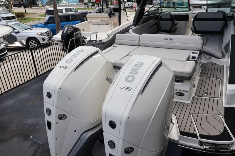 Slide: The Image of Sea Ray SLX 280 Outboard 2027 - 5