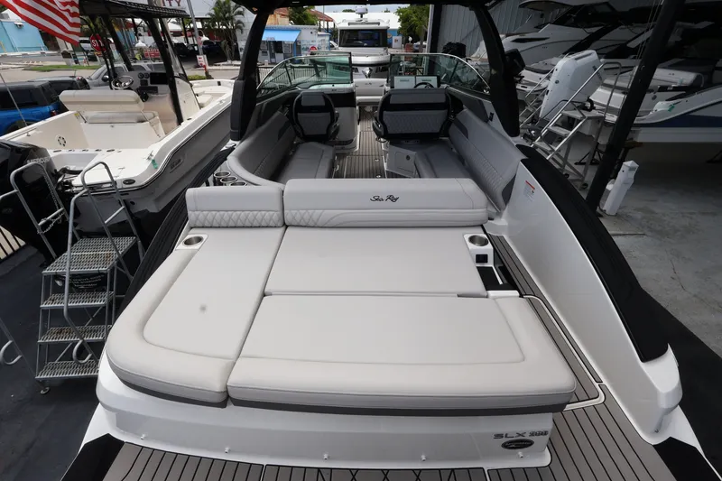 Slide: The Image of Sea Ray SLX 280 Outboard 2027 - 7
