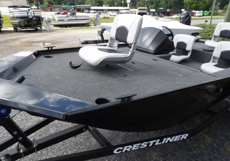 Slide: The Image of Crestliner 1600 STORM 2026 - 6