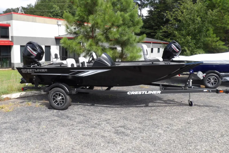 The Image of Crestliner 1600 STORM 2026 - 0