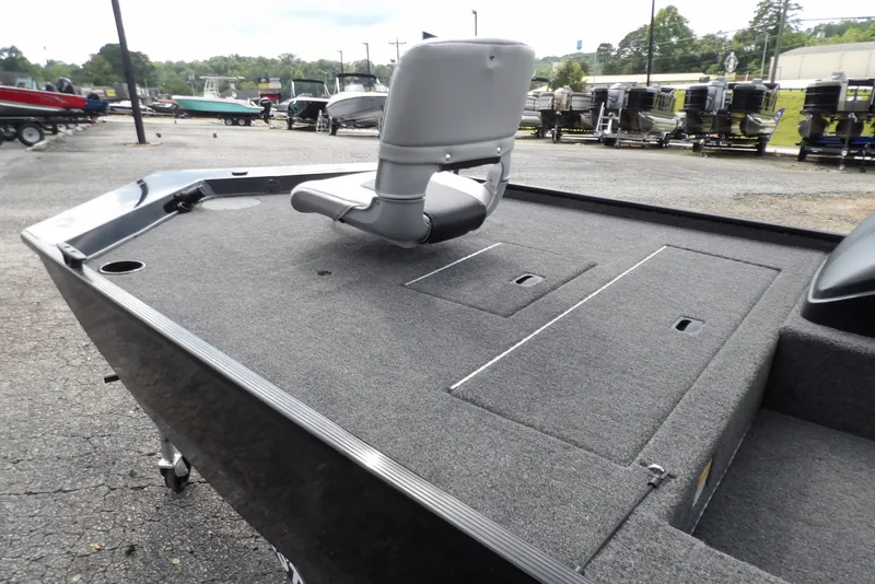Slide: The Image of Crestliner 1600 STORM 2026 - 7